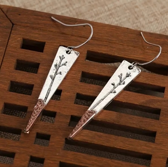 Jewelry - Tree drop dangle boho earrings NIP